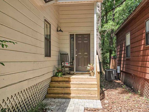 2nd image of 1685 Silverwood Dr