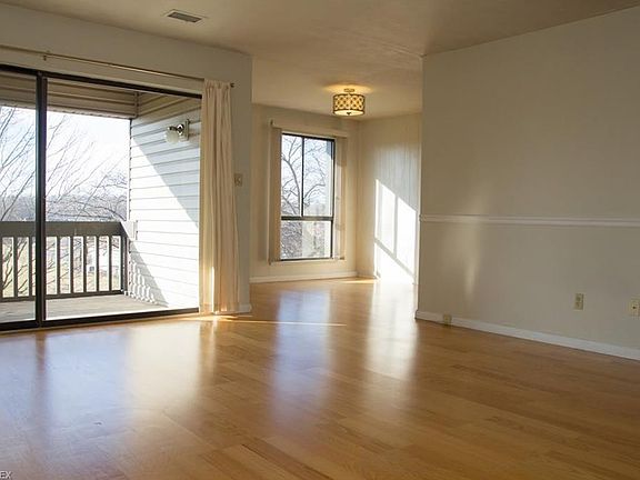 5th image of 6320 Greenwood Pkwy APT 405