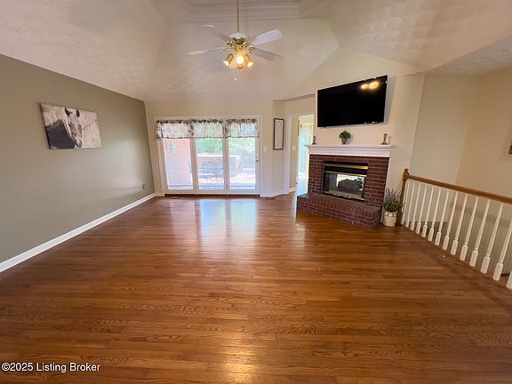 4th image of 4212 Marseille Dr