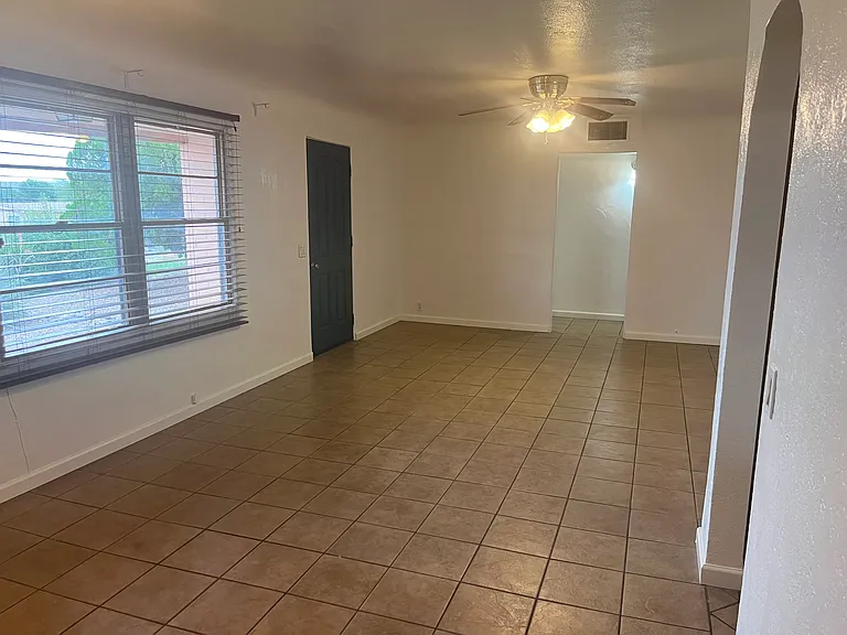 701 Center Ave — Photo 18