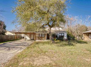 102 E Live Oak St, Burnet, TX 78611