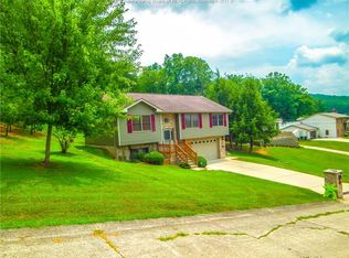 13 Upper Pinch Ests, Elkview, WV 25071