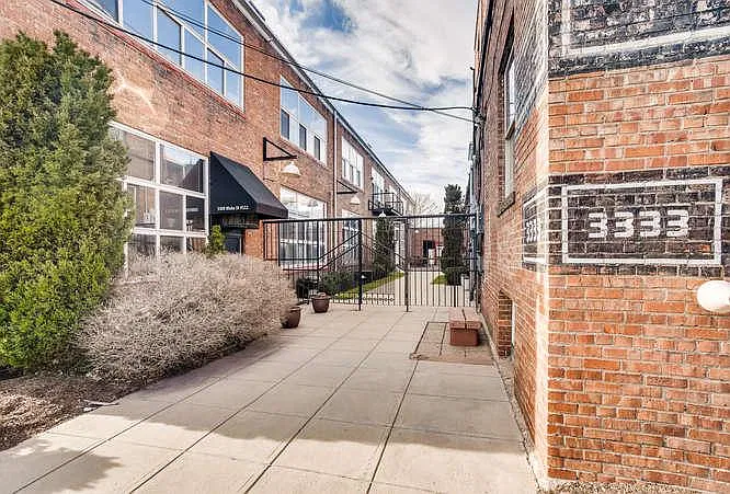 1 bed, 835 sqft, $1,950 — Photo 4