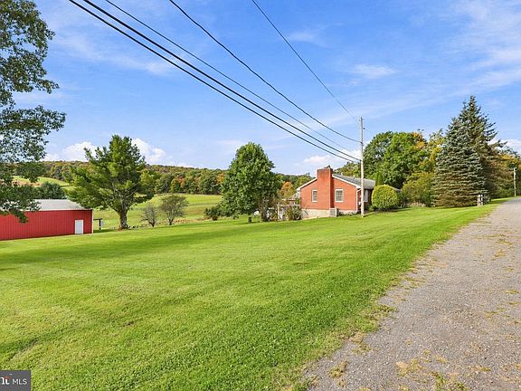 4th image of 7 Little Pond Ln