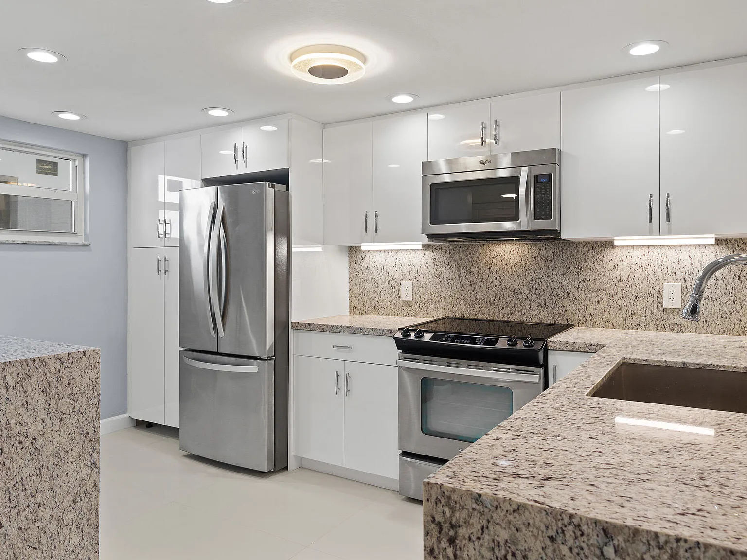 1 bed, 1.5 bath, 1013 sqft, $2,950 — Photo 4