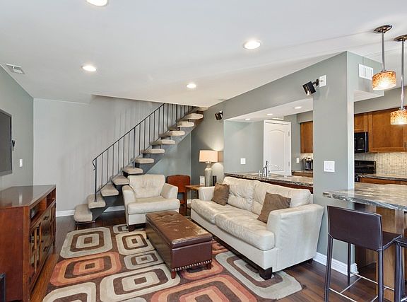 2nd image of 1535 Cove Dr #190C