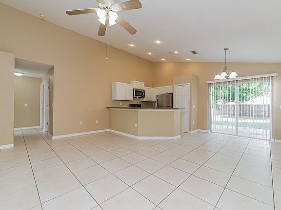4th image of 3813 Kyle Dr