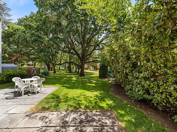 3rd image of 1281 NW Weybridge Way