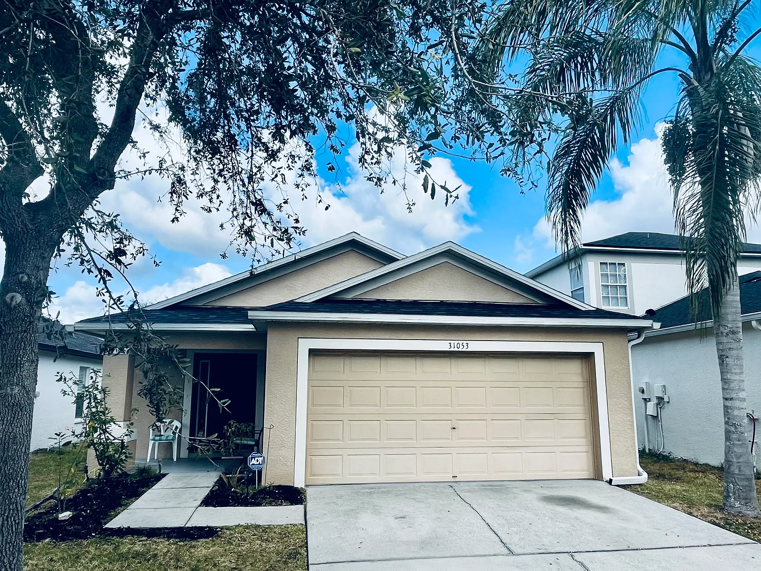 3 bed, 1350 sqft, $2,200 — Photo 2
