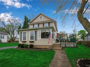 112 William St, Medina, NY 14103