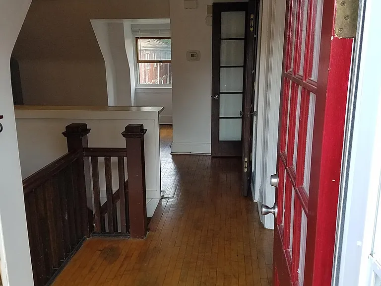 119 W Sycamore St #3 — Photo 4