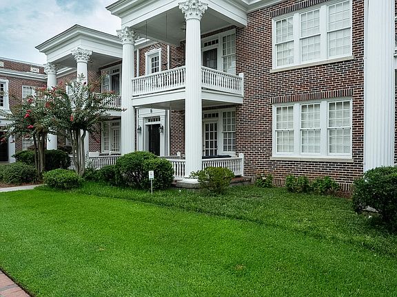 3rd image of 2549 Walton Way #B1