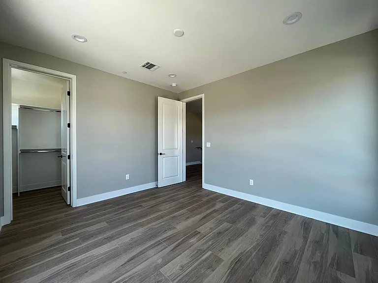 116 W Marshall St #A-F — Photo 15