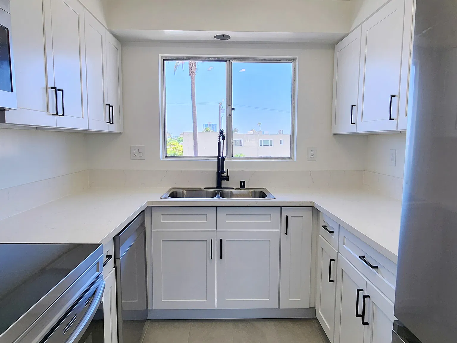 1 bed, 997 sqft, $2,595 — Photo 3