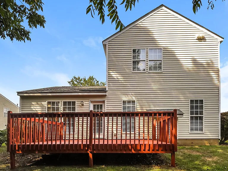 137 Lantana Dr — Photo 17