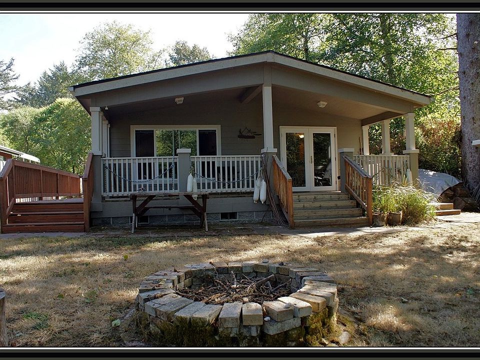 1st image of 830 Catala Ave SE
