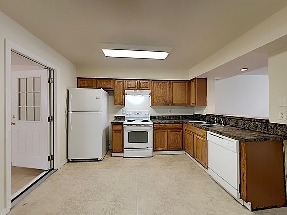 5th image of 154 Lori Anne Ln