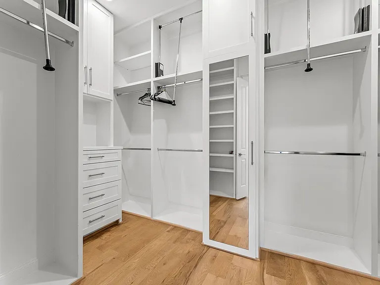 426 Marshall St — Photo 35