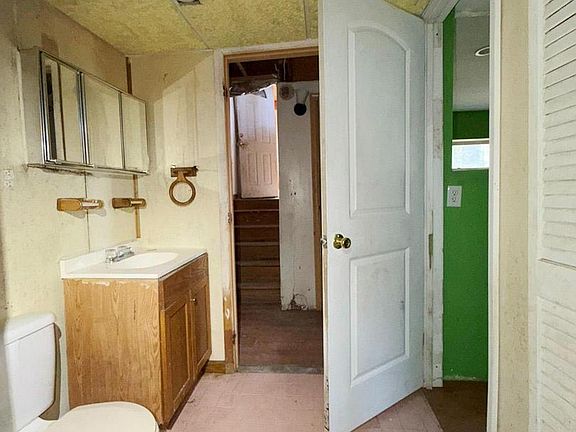 18th image of 1709 Emerson Ave