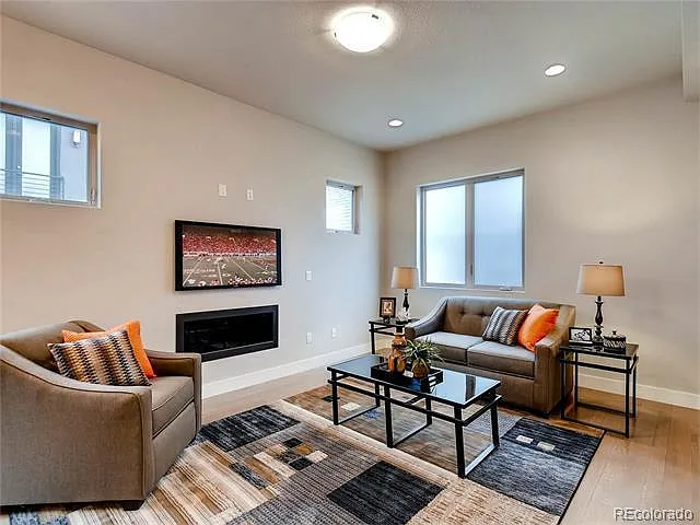 167 W 10th Ave — Photo 13