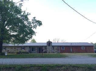 660 Jenny Ridge Rd, Carrier Mills, IL 62917