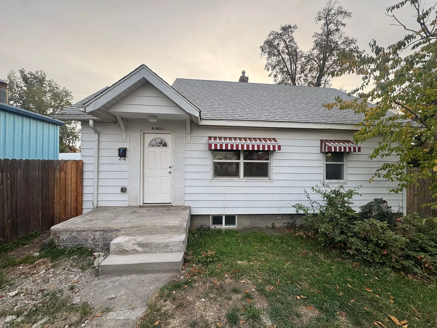Remodeled 3bd/2ba Garland District Bungalow | Shop | Detached Garage | 6-Month Lease | Avail 10/23 — Photo 1