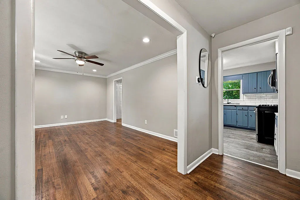 4 bed, 3.5 bath, 1927 sqft, $2,750 — Photo 2