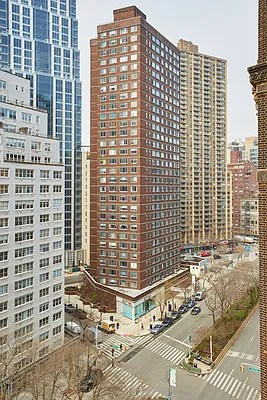 Rented by Brown Harris Stevens | media 7