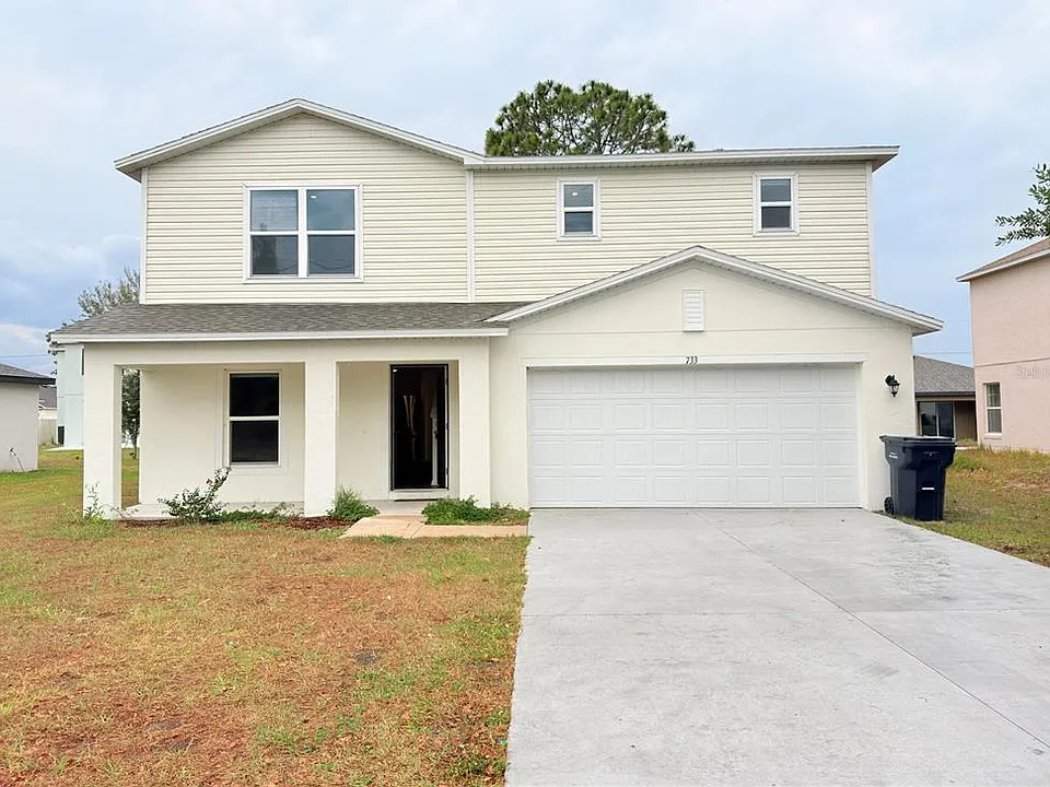 733 James Ct
