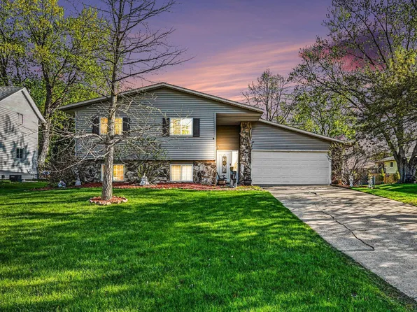 2510 Hidden Valley Ln, Stillwater, MN 55082