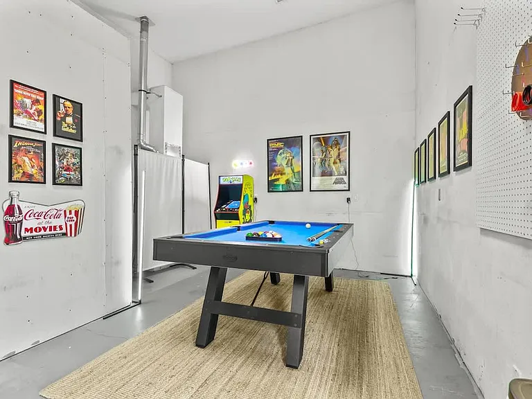 Building's Lounge