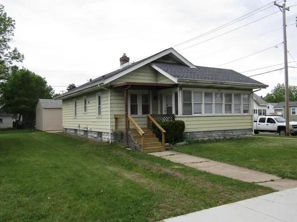 1102 W State St, Janesville, WI 53546