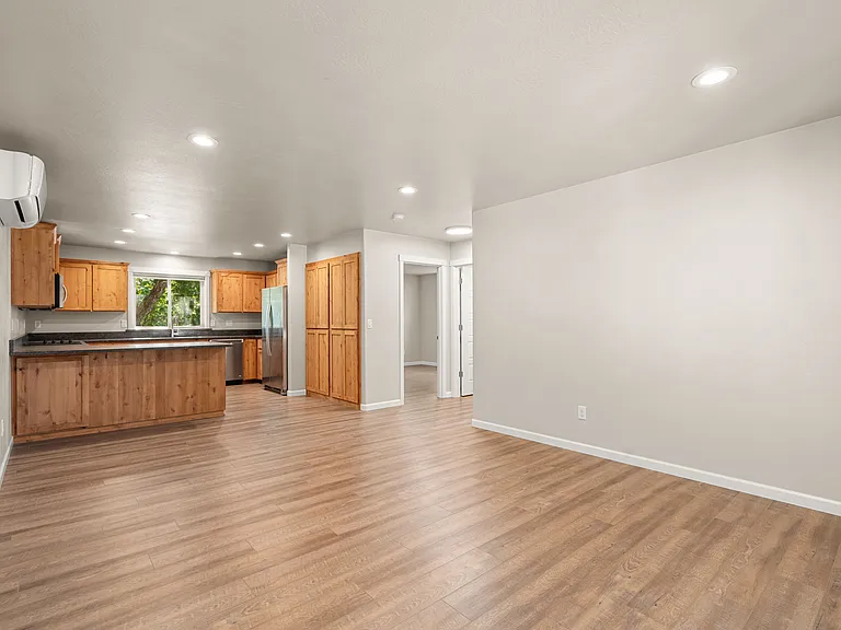 459 Hudson Ln — Photo 22