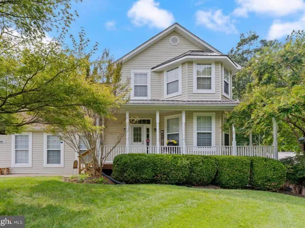 11011 Comet Ln, Lusby, MD 20657