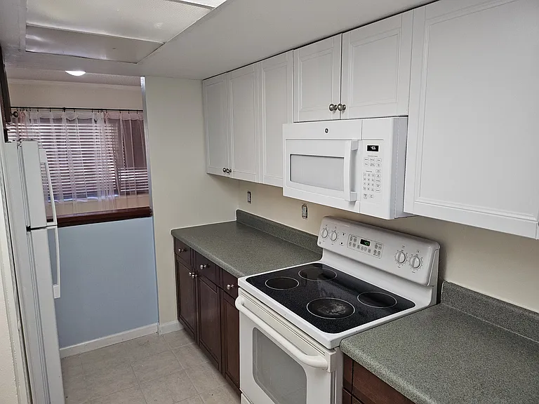 5822 Windhover Dr — Photo 4