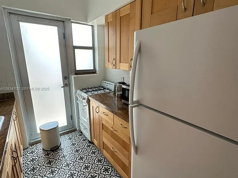 1840 James Ave #12 — Photo 14