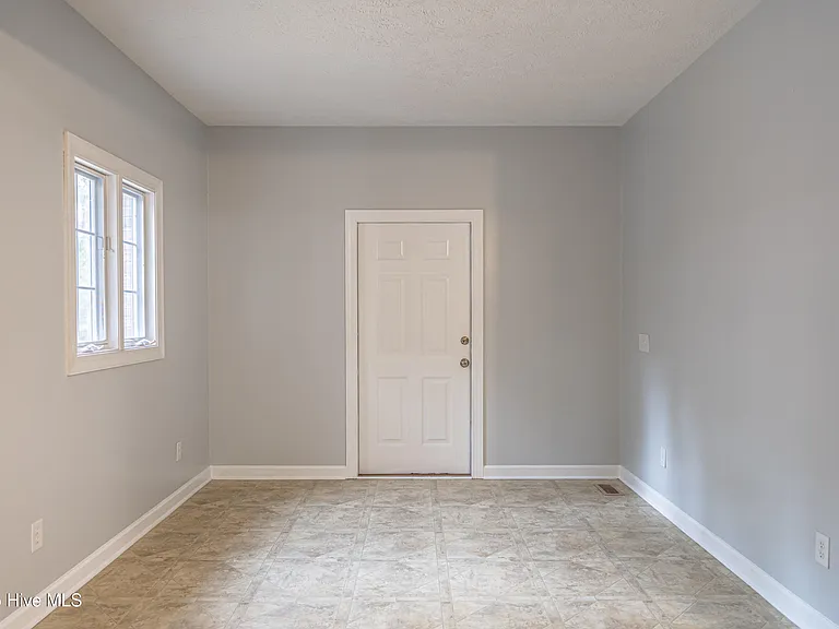 12 Wildwood Ln — Photo 21