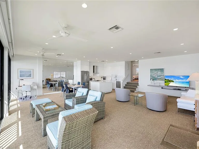 2211 Gulf Shore Blvd N #C4 — Photo 6