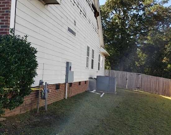 3rd image of 1416 Burford Ct