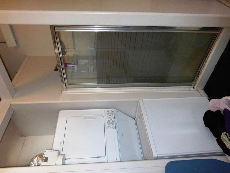 1st image of 211 1/2 S 1st St
