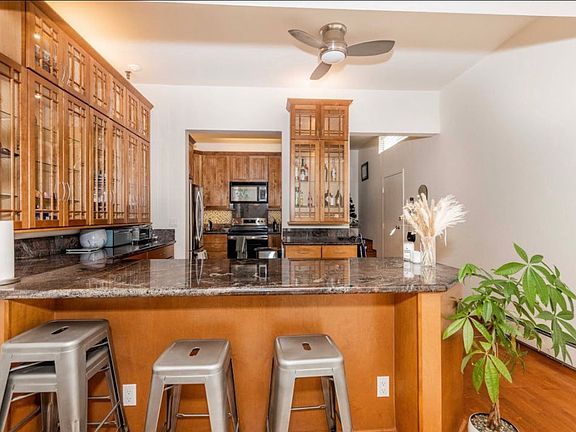 4th image of 2425 Market St APT 5