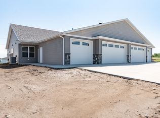 5631 Davies Dr, Bismarck, ND 58503