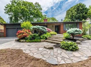 1448 Willowdown Rd #1A, Oakville, ON L6L1X3