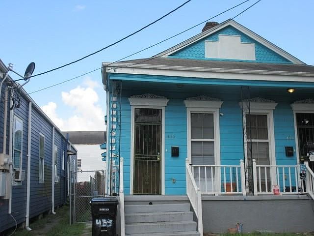 1st image of 435 S Lopez St
