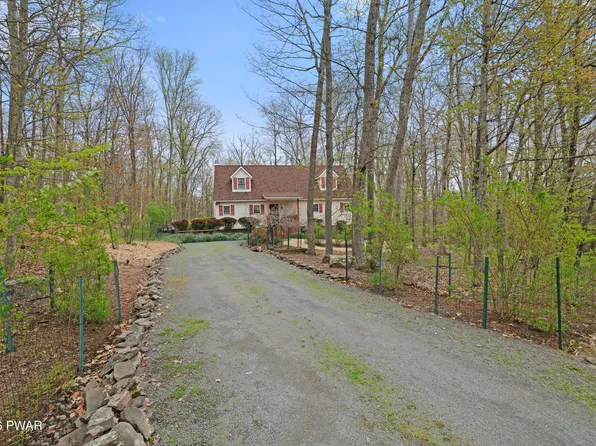 106 Elderberry Dr, Hawley, PA 18428