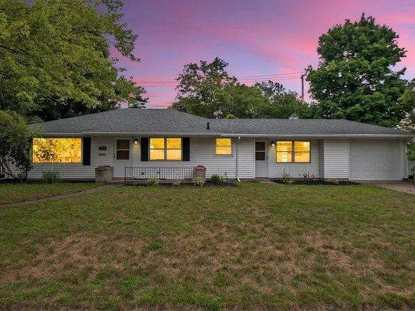 222 S Holiday Dr, South Bend, IN 46615