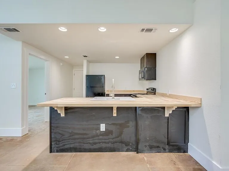 110 S Main St #103 — Photo 18