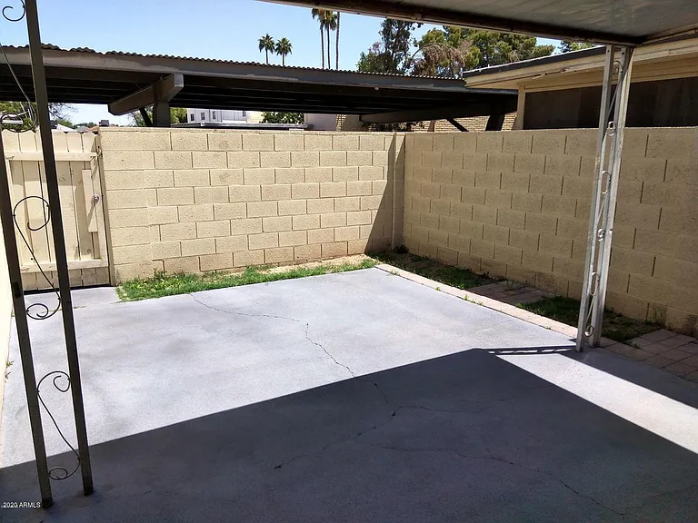 641 N Lesueur Cir — Photo 14
