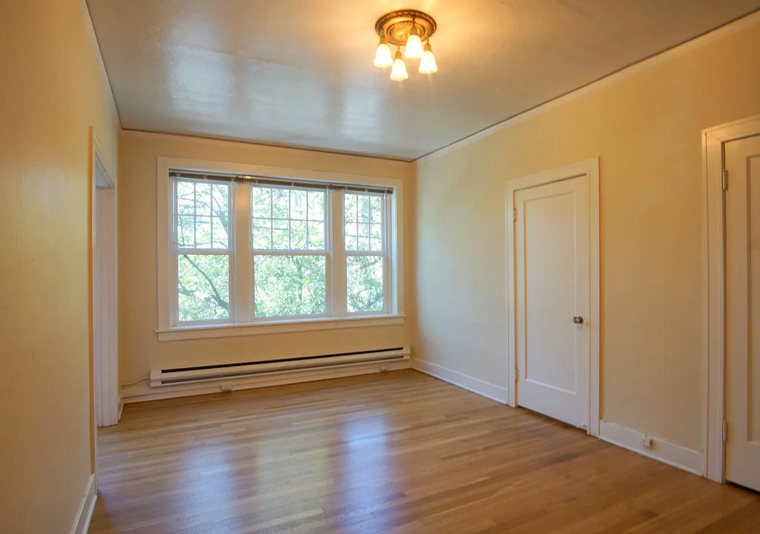 NW Sunny Second Floor Studio Available Very Soon! — Photo 2