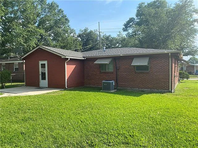 15 Helis Dr E — Photo 12
